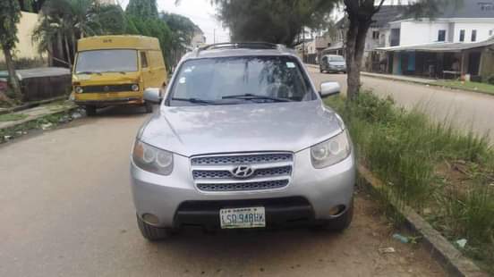 A picture of Hyundai Santa Fe 2007