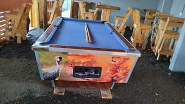 A picture of Pool table