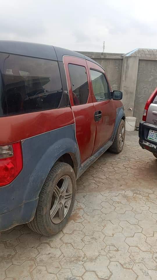 A picture of Honda Element