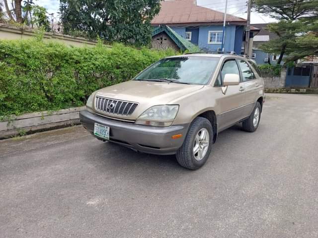 A picture of Straight 2002 model lexus RX300 FOR SALE very very sound