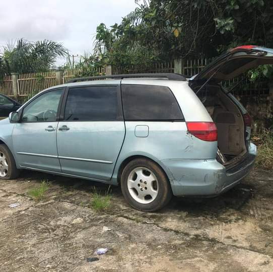 A picture of Toyota sienna 08 GEAR 3 delayed