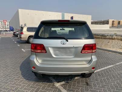 A picture of Toyota fortuner 2006 gcc watsapp 0551513562