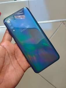 A picture of SAMSUNG A50