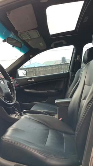 A picture of Clean 2005 Honda Accord