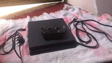 A picture of Used UK playstation 4