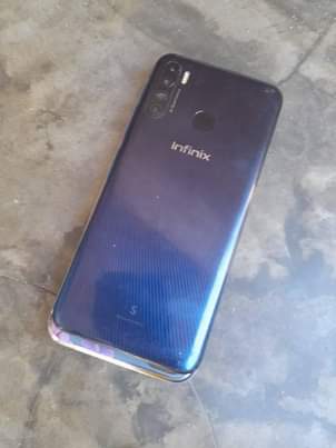 A picture of Infinix s5