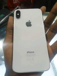 A picture of IPhone X GB 256