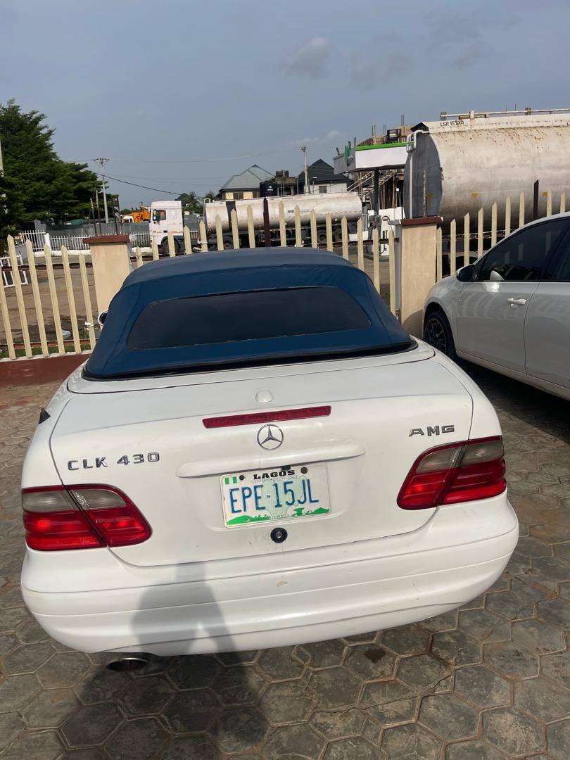 A picture of CLK 430 benz