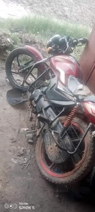 A picture of mahindra ipo kama unvyoiona njoo na bei yako kadi ipo