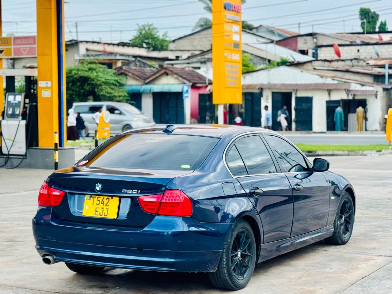 A picture of BMW 3 SERIES