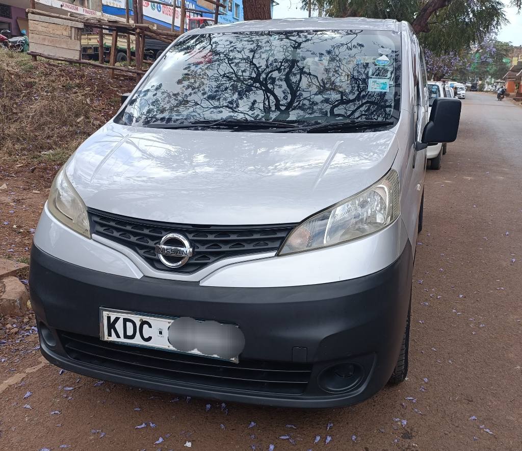 nissan nv200