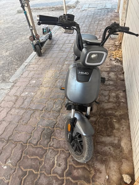 A picture of Himo T1 PRO location Abu Dhabi with to battery