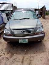 A picture of Lexus RX300