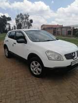 A picture of Nissan qashqai 2010 very neat with service history nothing to