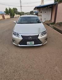 A picture of Lexus Es350