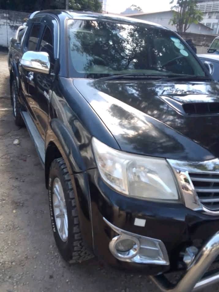 used toyota hilux