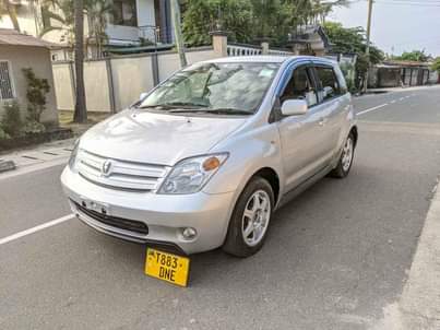A picture of TOYOTA IST