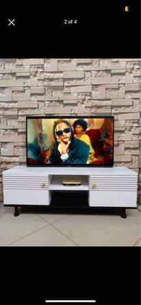 A picture of hisens smart tv full box nch 55 tv kubwa quality