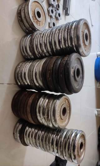 A picture of Weights for Gym Only Serious buyers Watsup me on 66805393