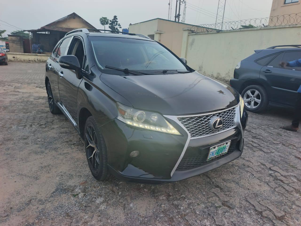 A picture of Rx350 neat 2010 delars market