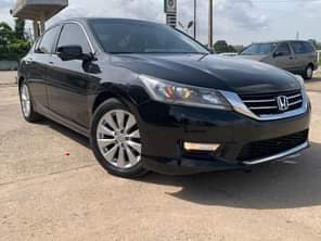 A picture of PRICE REDUCTION 2013 HONDA ACCORD toks fullest option with 360