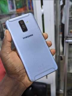 A picture of Samsung A6 Gb64 ram4 network4G