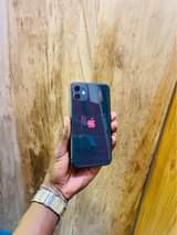 A picture of Iphone 11 64gb BH93 Display Message