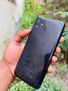 A picture of Samsung a04e