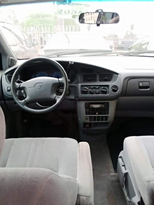 A picture of 2003 Toyota Sienna LE For Sale Seller Calling ID 2347073191012