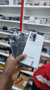 A picture of UK used original phones