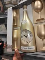 A picture of Decor items