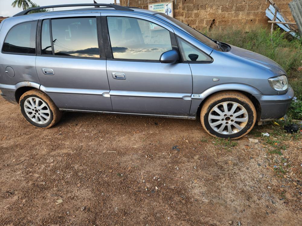 A picture of Opel zafira 2005