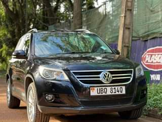 A picture of 2010 Volkswagen Tiguan