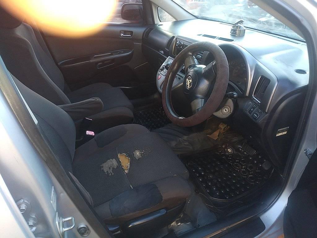 A picture of 2004 Wish Toyota