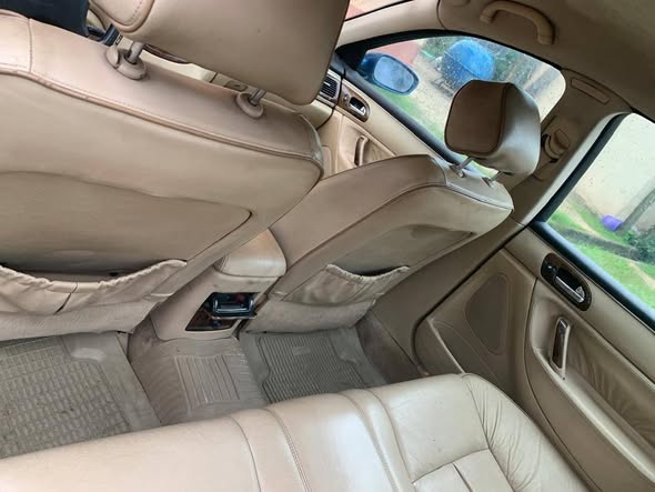 A picture of Peugeot 607