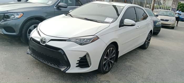 A picture of Toyota Corolla 2018 XSE model tokumbo car for sale pls
