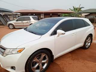 A picture of Used Toyota Venza 015