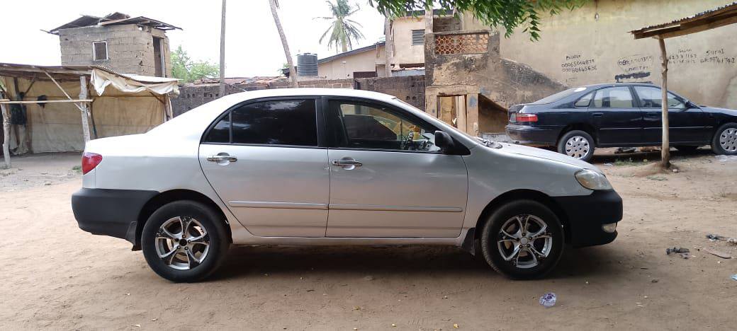 A picture of Nearly Used Toyota Corolla 2006 model painted on first body