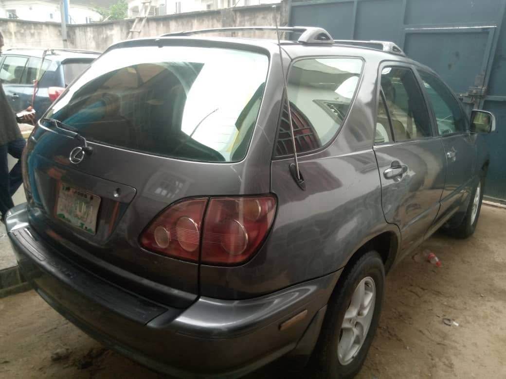 A picture of Lexus RX300 2002 model Nothing to fix