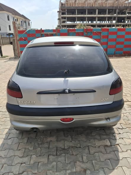 A picture of Peugeot 206