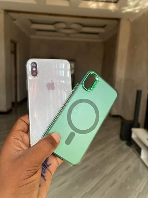 A picture of iPhone X 256GB