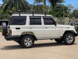 A picture of Toyota Lund cruiser LX