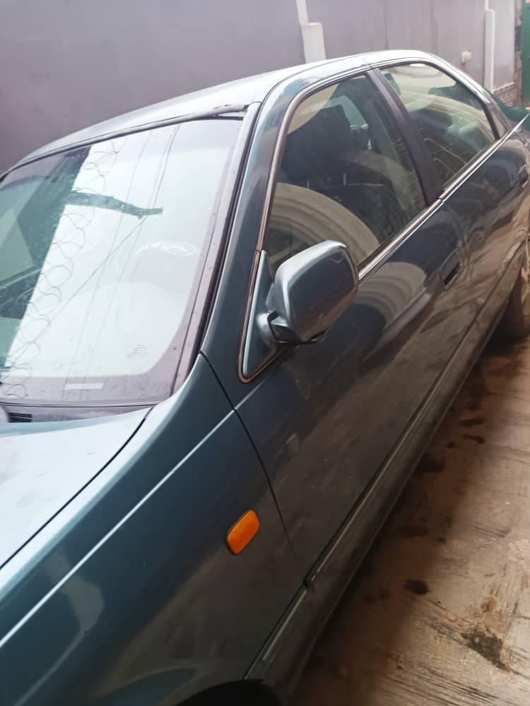 A picture of 2001 Toyota Camry First body