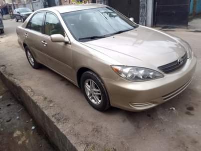 A picture of Sharp toks standard Toyota Camry 2004 moel
