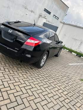 A picture of Clean and sharp 2012 Honda crostour buy and traveling clean