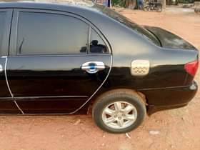 A picture of This two car s is very very perfect 1 Lexus