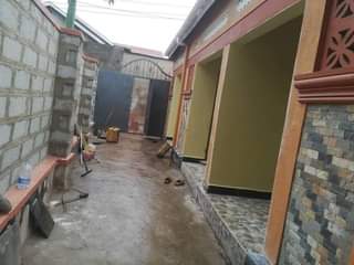 A picture of 3 double rooms for sale at 80m. Nansana .they make