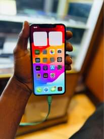 A picture of iPhone XS Max 256gb clean duos sim