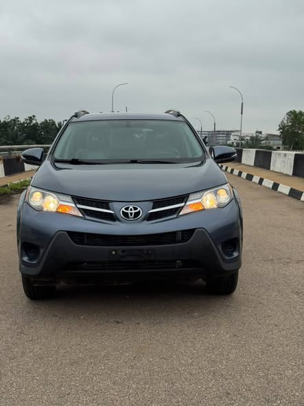 A picture of Toyota RAV4 2014