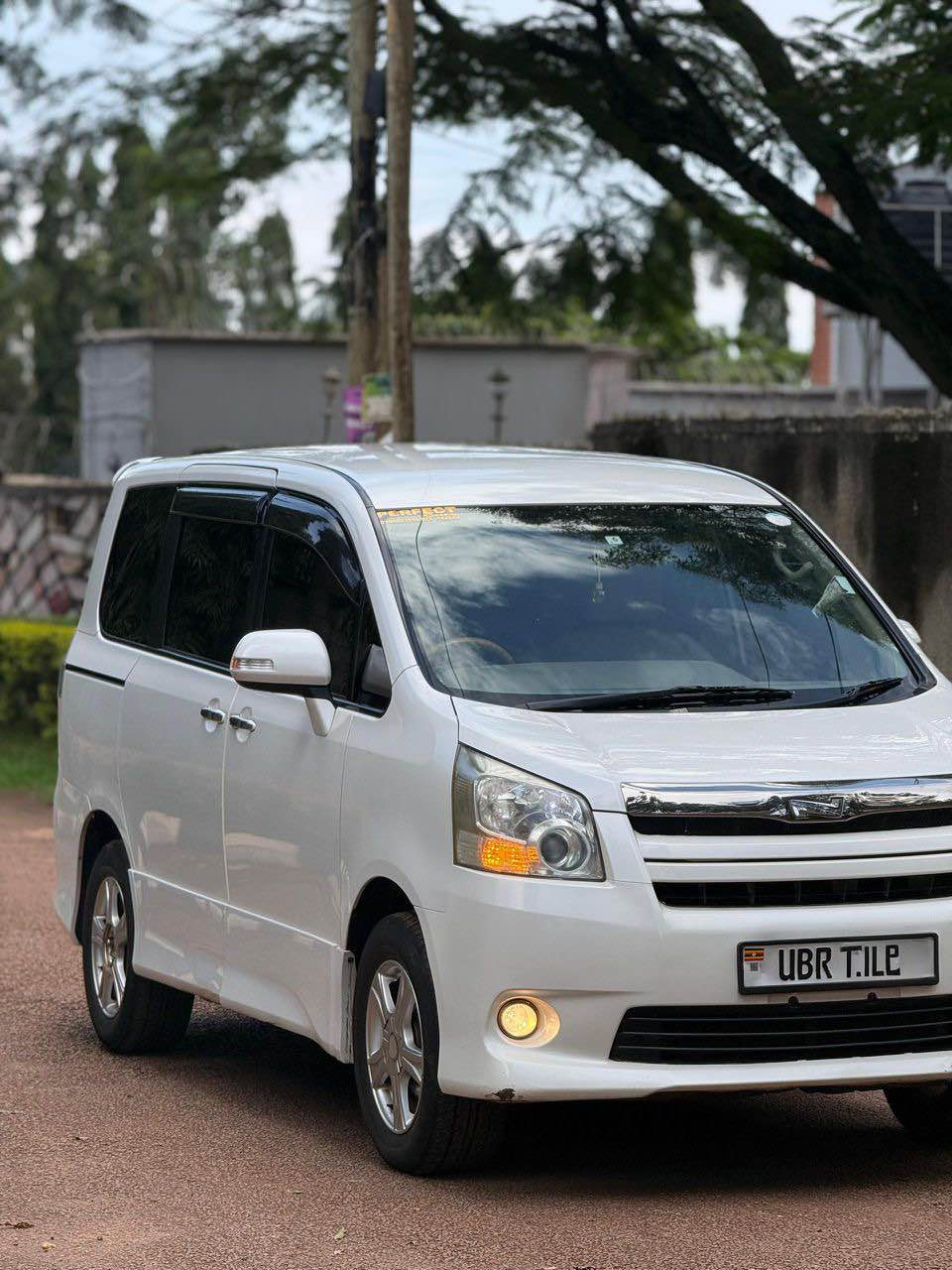 used toyota noah